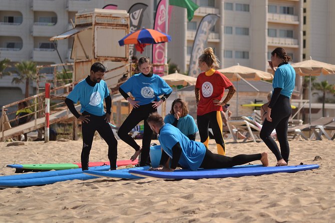1 Day Surf Lesson Beginner - Small-group coaching: why max 8 students matters