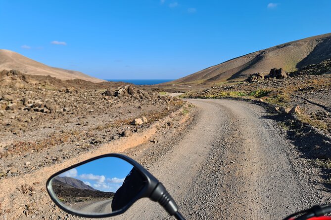 2-Hour Motorcycle Enduro Trip in Fuerteventura - Your bike and safety kit: Honda vs Beta (and why it matters)