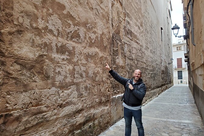 2-Hour Private Walking Tour Through Palma’s Jewish Quarter - Stop 1: Jafuda ben Cresques and the Catalan Atlas Trail