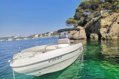 2 Hours Boat Rental in Santa Ponsa without License - What you actually do on the water (from driving to anchoring)