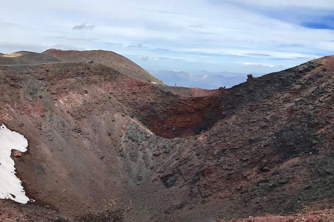 2002 Crater Excursion - Northern Etna - Price and value: how $43.55 stacks up for a Northern Etna crater excursion