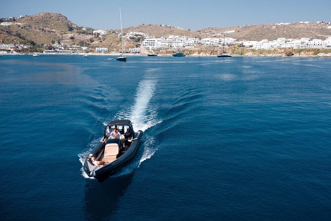 3 hour private cruise: DELOS - RHENIA - Rhenia and Skinos (Blue Lacuna): the swim stop that people remember