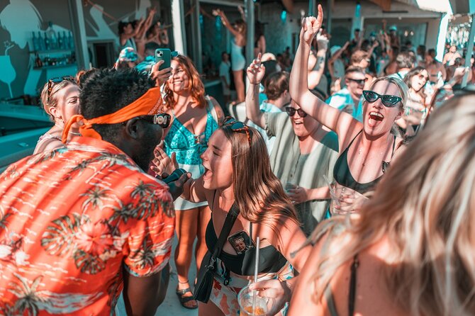 4 Hour Day Party at Beach Clubs in Mykonos - Pickup, Timing, and the Very Practical Part: Getting There