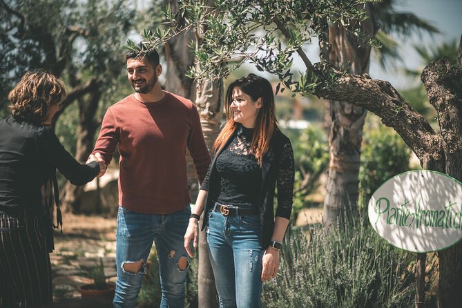 Alcamo Farm Animals and Aromatic Garden - Homemade bread, honey, olive oil, and Sicilian wine tasting