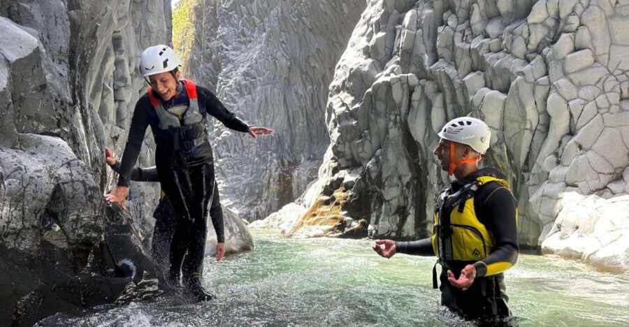 Alcantara River and Gorges: Bodyrafting Experience - The upstream walk: the part to respect