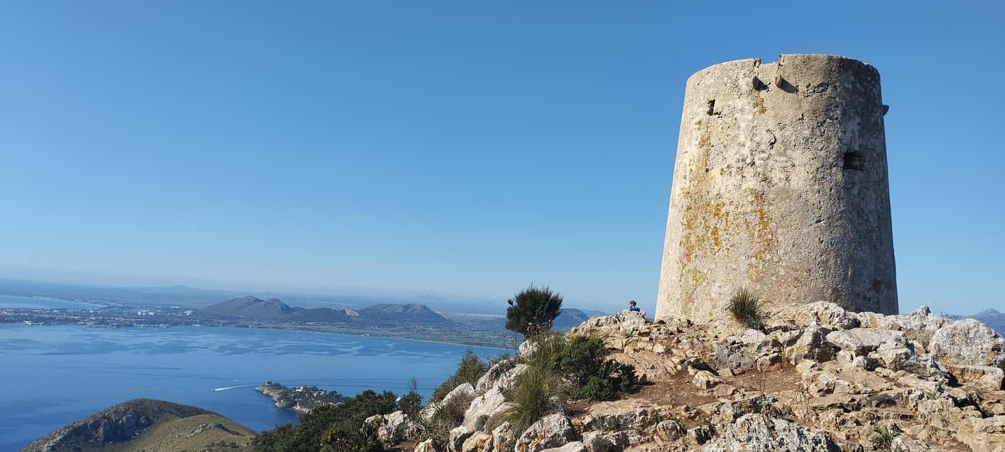 Alcudia: Quad Sightseeing Tour with Viewpoint and Beach - Es Colomer Viewpoint: panoramic walkway, sea air, and north-coast drama