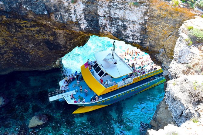 An afternoon sunset cruise to the Blue Lagoon - What the catamaran experience feels like onboard