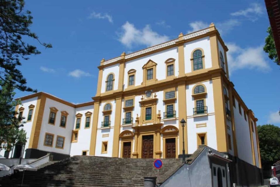 Angra do Heroísmo: Walking Tour with Local Pastry and Coffee - The included coffee and Dona Amélia break: a smart use of time