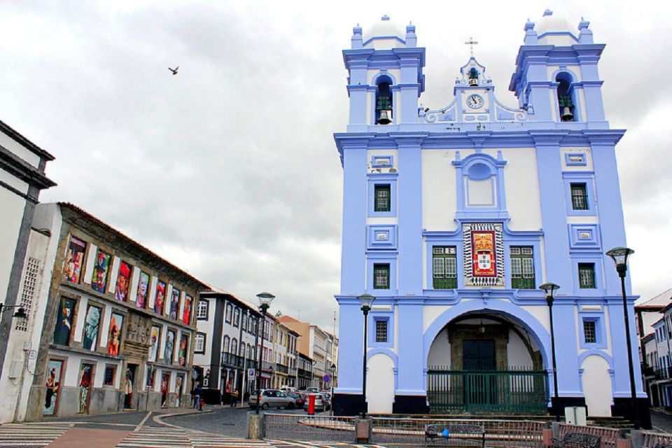 Angra do Heroísmo: Walking Tour with Local Pastry and Coffee - Capitães Generales Palace: former Jesuit college, art-focused interiors