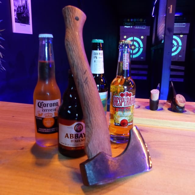 AXE THROWING TENERIFE - Key things that make Axe Throwing Tenerife worth it