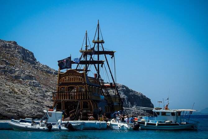 Barco De Pirata Cruise at 3 Islands in Greece - Snorkeling gear and dolphins: how to boost your odds