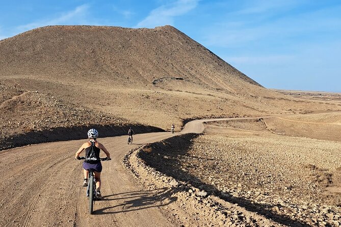 Barranco E Bike Tour in Corralejo North of Fuerteventura - Calderón Hondo: a stop for understanding, not a climb