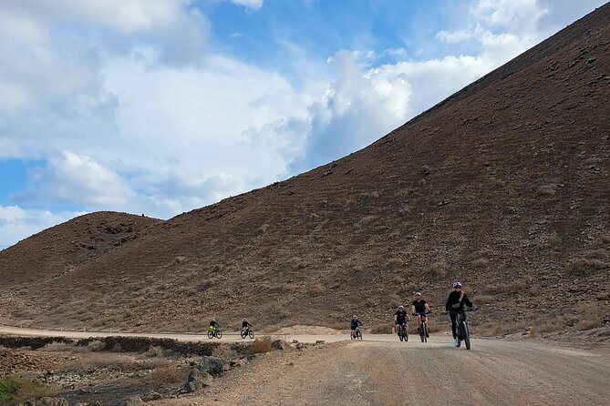 Barranco E Bike Tour in Corralejo North of Fuerteventura - Lajares break and Amiga Mia coffee: where the tour slows down