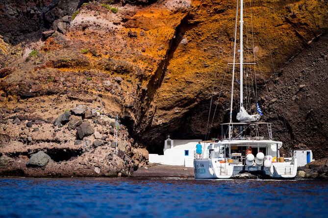 Beautiful Day Catamaran Caldera Cruise incl. Meal & Drinks - Should you book this catamaran caldera cruise?
