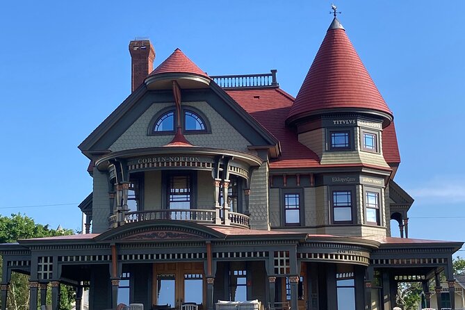 Best of Martha's Vineyard 3 hour Full-Island Tour - Whaling-Captain Wealth and Harbor-View Lighthouses