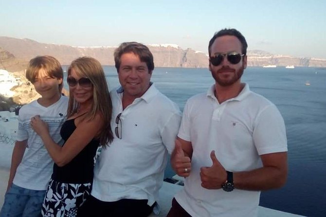Best of Santorini: 3-hour Private Tour with a Local Guide - Oia’s cobbled lanes and caldera views without the crowds scramble