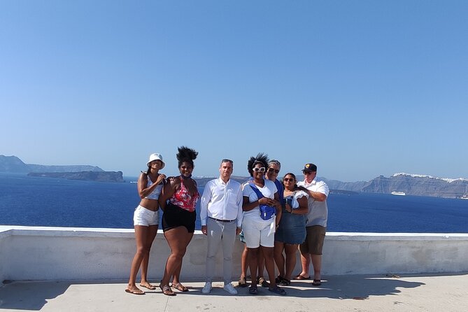 Best of Santorini: 3-hour Private Tour with a Local Guide - The sunset spot at the end: why the timing feels worth it