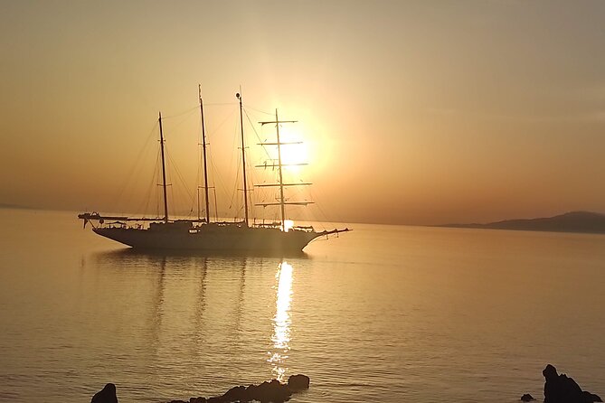 Best private local tour guided in Mykonos - 4 hours! - Agios Ioannis Beach and Delos/Rhenia Views in 15 Minutes