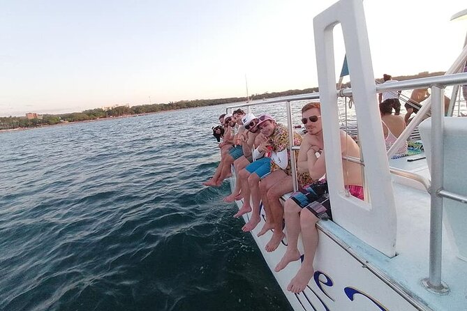 Blue Dolphin Catamaran Snorkeling Sunset Cruise from Tamarindo - Lunch, Snacks, and Open Bar: Costa Rican Flavor Meets Island Pace