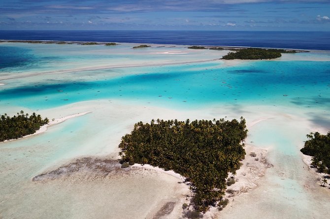 BLUE LAGOON | Eco-tour | Snorkeling Avatoru | Secret Green Lagoon - Le Lagon Bleu: the first snorkeling stop in the Bay of Sharks