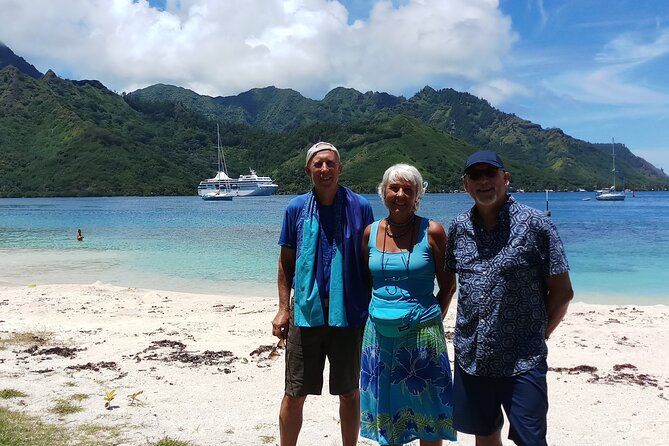 Blue Pearl Private Tour - Rotui fruit juice factory and Manutea distillery: plan around Sundays