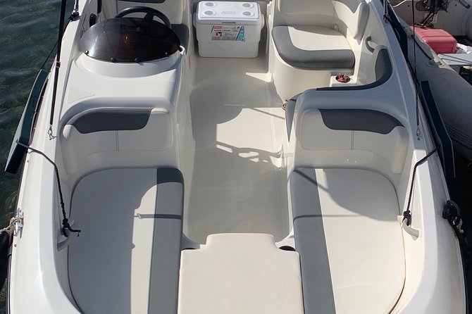 Bluemarine.me license free Bayliner Element E5 rental - Fuel, deposits, and the rules that can cost you money