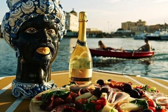 Boat Excursion to Ortigia with Typical Homemade Lunch - Your 90-minute route: circling Ortigia from the water