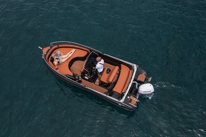Boat Rental in Santorini License Free - What makes it work in real life