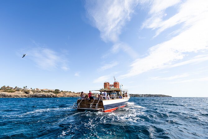 Boat Tour 2 hour in Palma Bay - The vibe question: music, smoking, and relaxation level