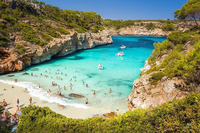 Boat tour Cala Figuera, Es Pontas, Caló de Moro, Cala Marmols - Getting there in Cala Figuera: simple start, mobile ticket comfort