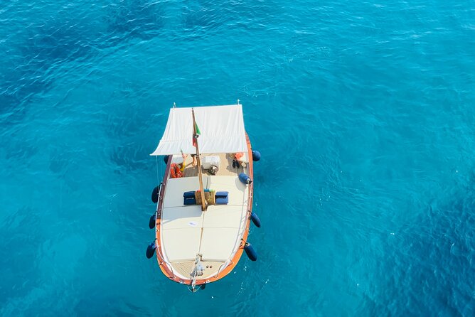Boat Tour in Capri Italy - The island highlights stop-by-stop (and what you should watch for)