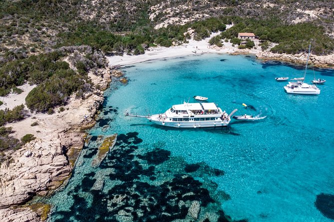 Boat trip La Maddalena Archipelago - Departure from Palau - Stop at Budelli and Spargi beaches: two classic looks, not one quick peek