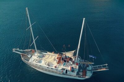 Boat Trip to Anthony Quinn, Kallithea & Traganou Bays - Onboard comfort and the crew: where good days are made