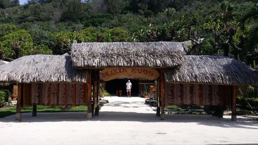 Bora Bora Adventure Day: 4X4 and Jet Ski with Lunch - Lookout stops that turn photos into a story