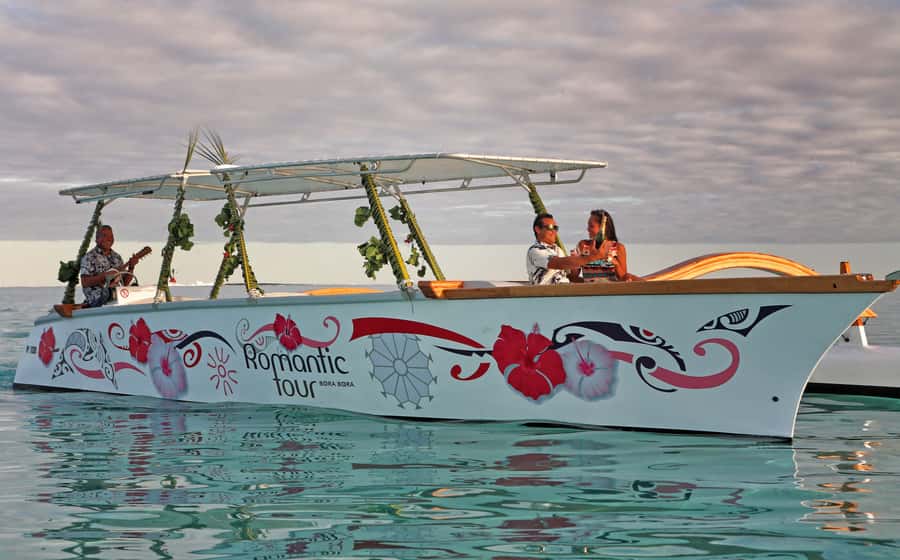 Bora Bora: Combo Sunset Cruise & Romantic Dinner at St James - St James Restaurant in Vaitape: where the views do the flirting