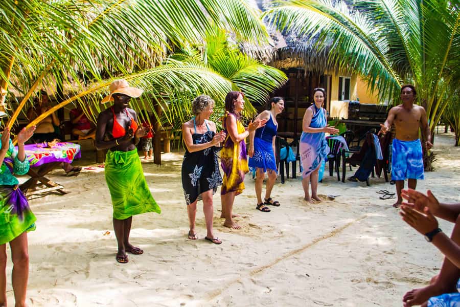 Bora Bora: Full-Day Lagoon Snorkelling Tour - Guides Make It: Fun Energy Plus Safety Focus