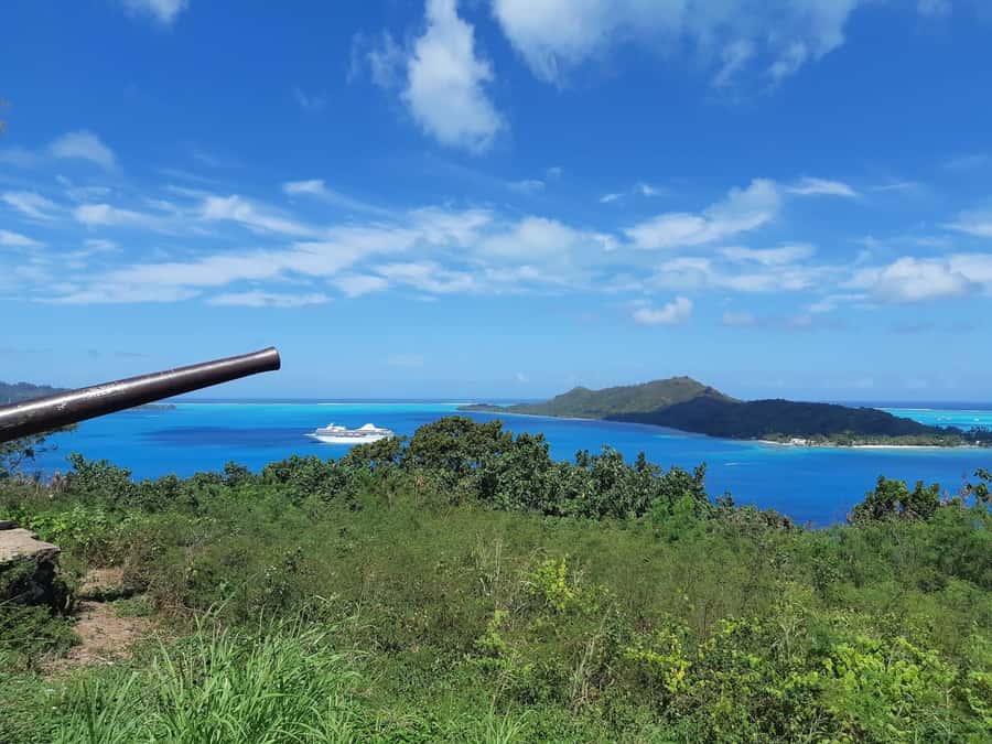 Bora Bora: Island Tour and Mountains Getaway by Quad Bike - Family Fruit Tasting and the Coconut Bread IPO Break