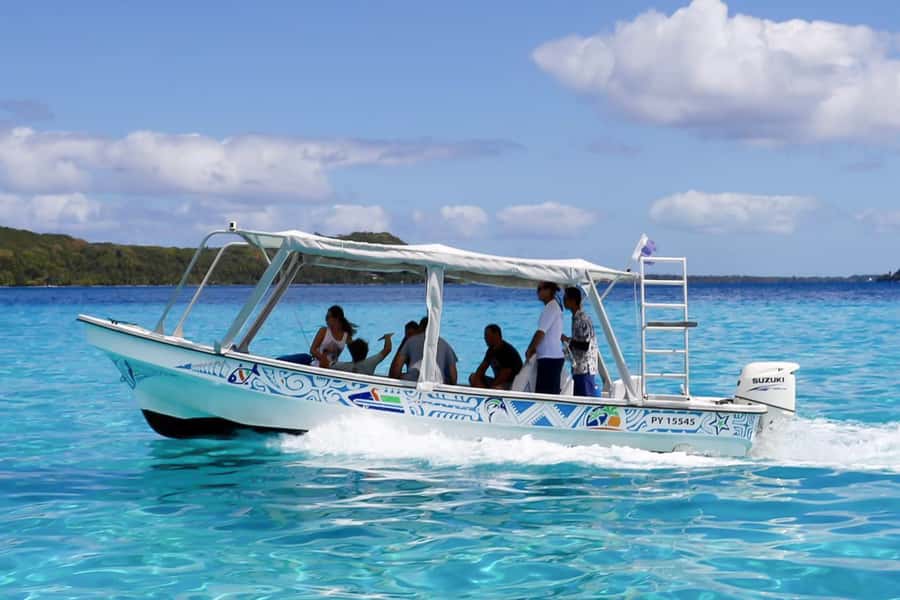 Bora Bora: Jet Ski, Lunch & Shark/ Ray Safari - Lunch at Bloody Mary’s (or Fare Manuia during closure)