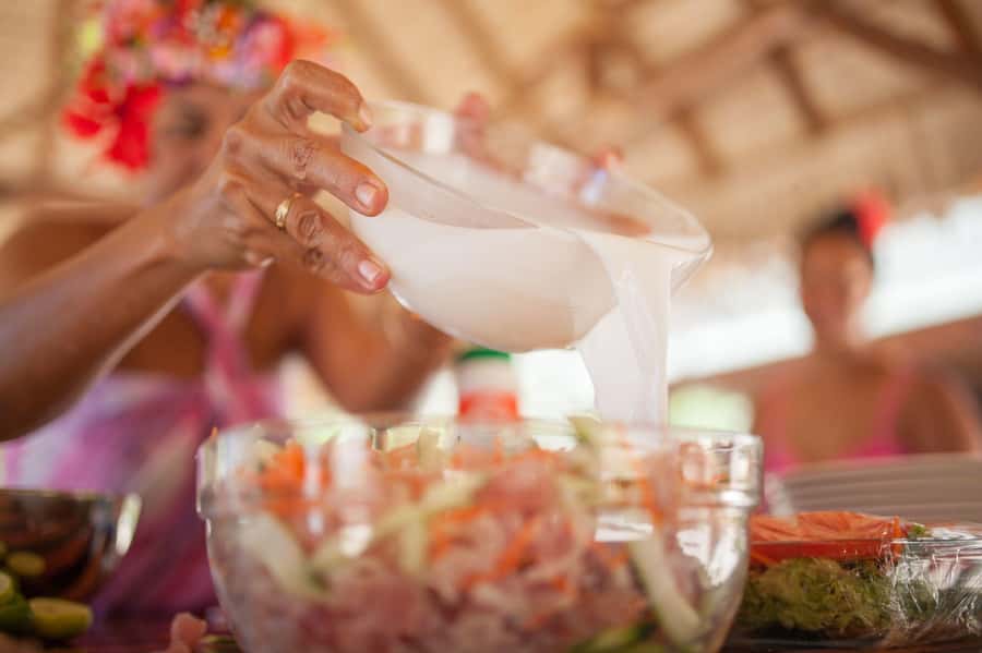 Bora Bora Luxury Tour and Beach Picnic - The guide factor: how different hosts shape the day