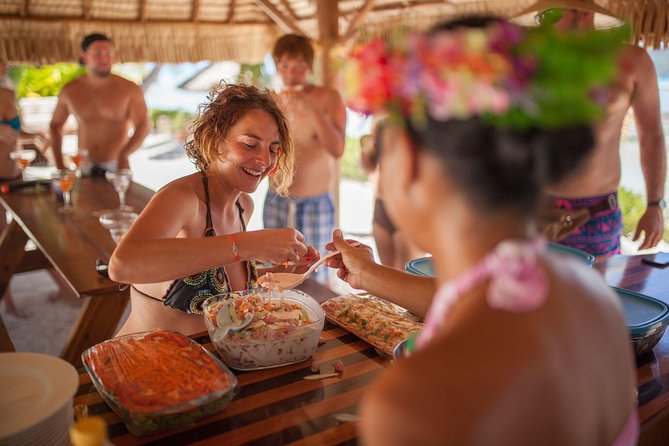 Bora Bora Snorkel Cruise by Polynesian Outrigger Canoe with BBQ Island Lunch - Sharks, Stingrays, Eagle Rays, and Manta Rays: How the Water Stops Work
