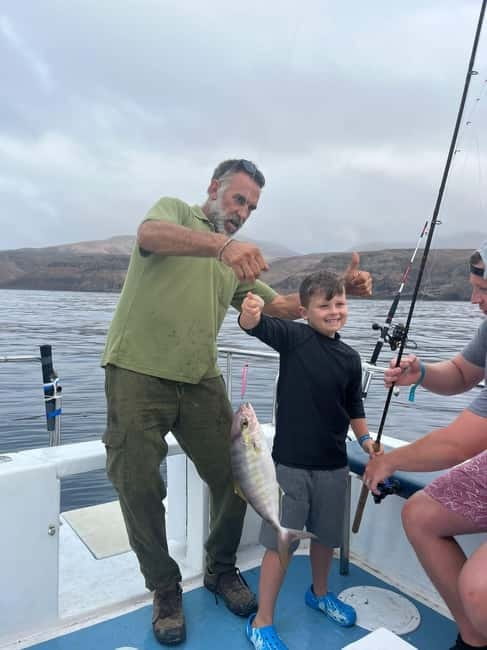 Bottom fishing & light trolling Puerto Calero, Lanzarote - Pepe and Jordan Run the Show: Beginner Skills Without the Fuss