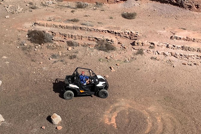 Buggy 3h Guided tour of the north of Lanzarote - The old quarry stop: a chance to reset and spot details