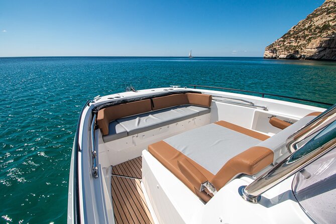 Cagliari 3 Hours Luxury Motorboat Tour - Wine and Snorkeling - Timing and wind: why mornings can make the difference