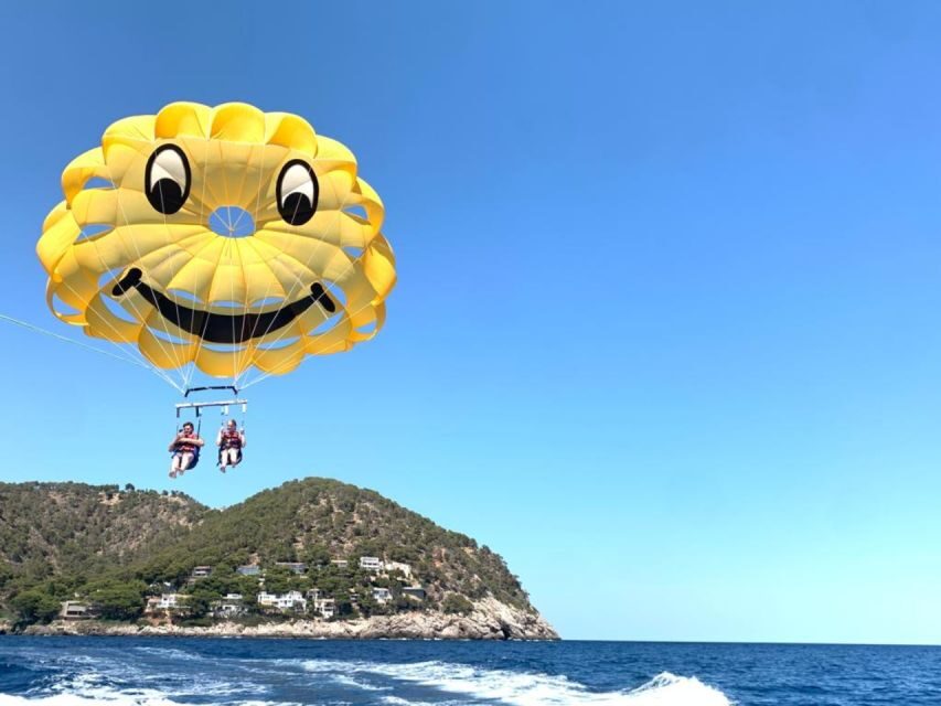 Cala Bona: Parasailing Experience - Safety Setup and Crew Energy: Lifejacket, Instructors, and Clear Direction