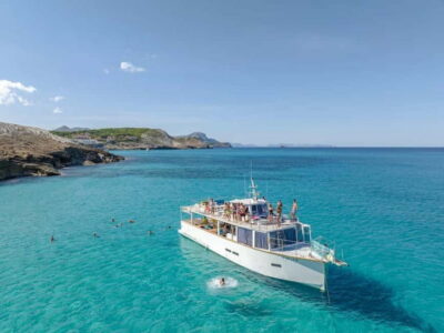 Cala Rajada: Boat Excursion with Drinks and Food - Price and value: what $106 buys in real sea time