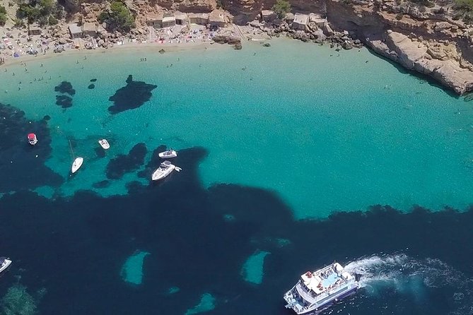 Cala Salada and Unspoiled North Beach Tour. Snorkelling and Aquarium - The onboard vibe: drinks, music, and why timing matters