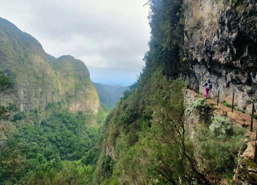 Caldeirão Verde: Queimadas PR9 Transfer and Self-Guided Hike - Food at the end: a café break that can be worth planning for