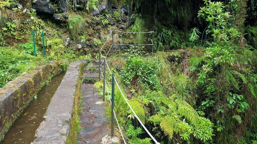 Caldeirão Verde: Queimadas PR9 Transfer and Self-Guided Hike - The tunnels: how to handle them safely and not get weird about it