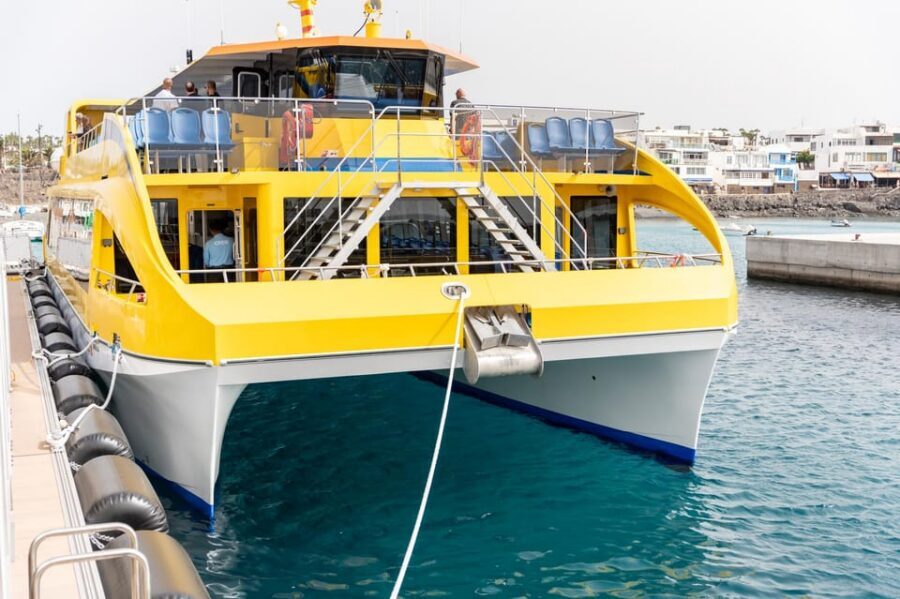 Canary Islands: Ferry Ticket Lanzarote/Fuerteventura - Lanzarote–Fuerteventura in 35 minutes: why this ferry saves real time