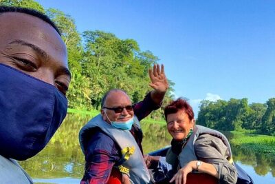 Canoe tour - The 2.5-hour flow: from Parque Nacional Tortuguero to the canal hunt